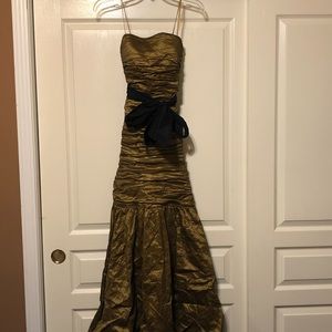 Bcbg xxs long olive maxi dress with removable bow